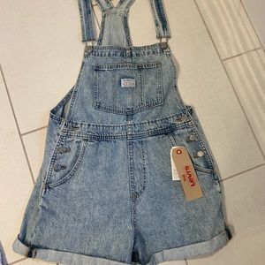 Levi’s overalls